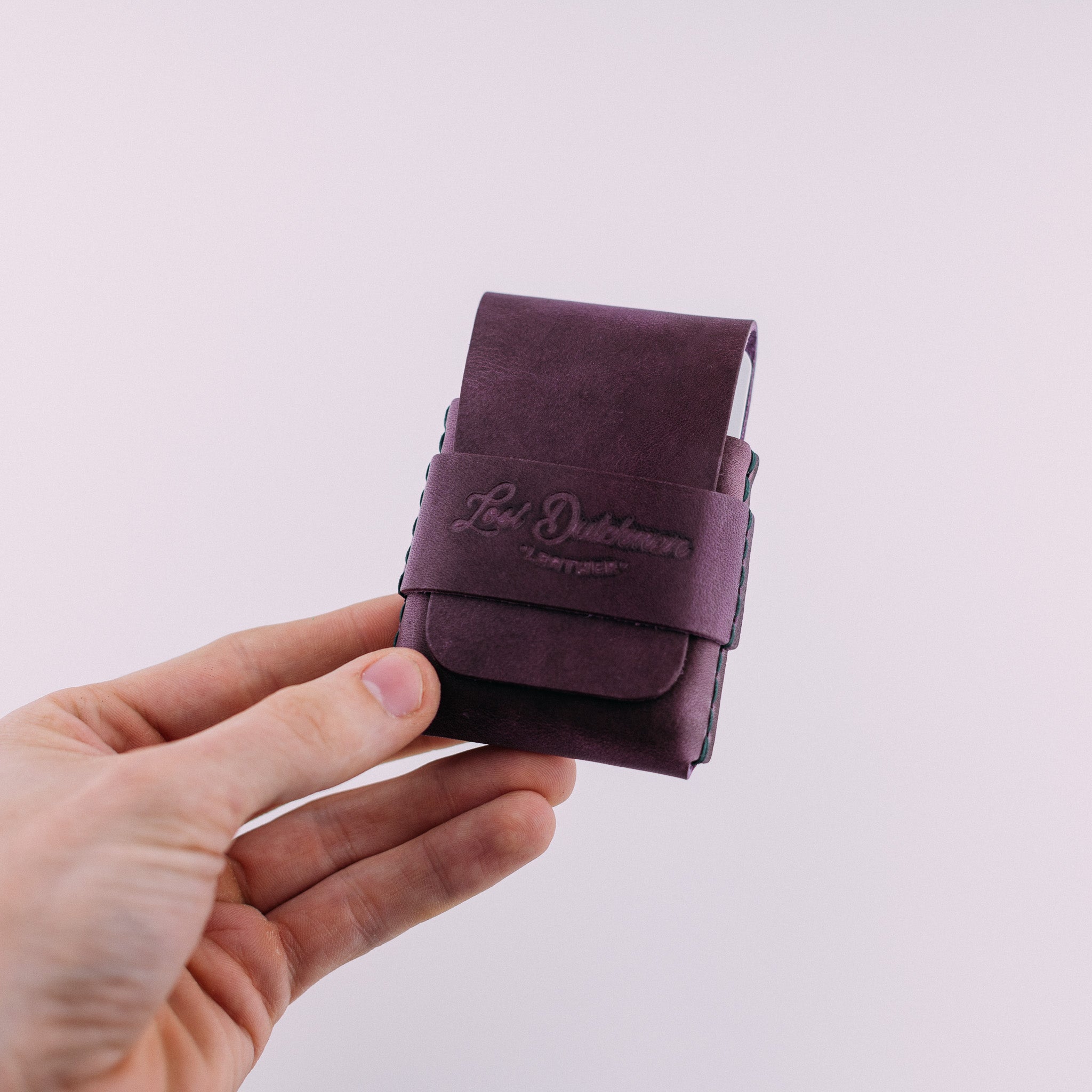 Minimalist Mindset: Living More with Less (and a Great Wallet)